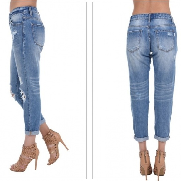 NEW- BOYFRIEND FIT DISTRESSED JEANS - Picture 2 of 2